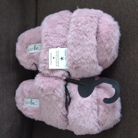 just be Shoes - Pink fuzzy soft slippers new